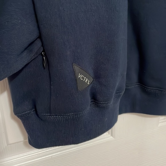 New VCTRY Sweatshirt with kangaroo pouch size large - Picture 9 of 13